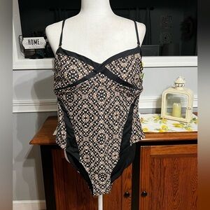 NWT-BONDEYE Australia, Women’s One Piece Swimsuit
